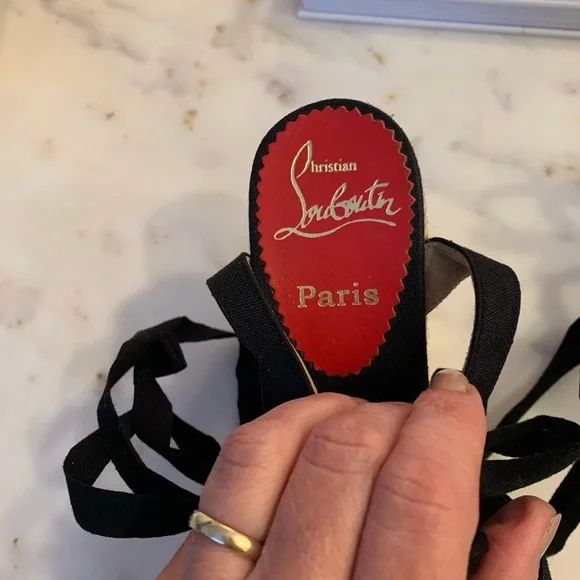 Christian Louboutin Isabelle black wedges. Size 35 - Picture 6 of 8